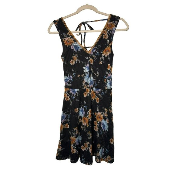 Three Pink Hearts Ladies Fit & Flare Summer Black Floral Dress Size Small - Picture 2 of 5